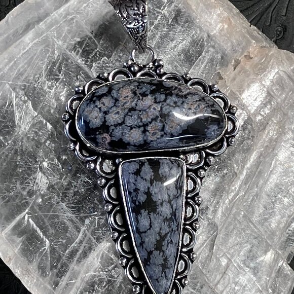 Double Snowflake Obsidian Pendant Stone Crystal Jewelry - Picture 5 of 6